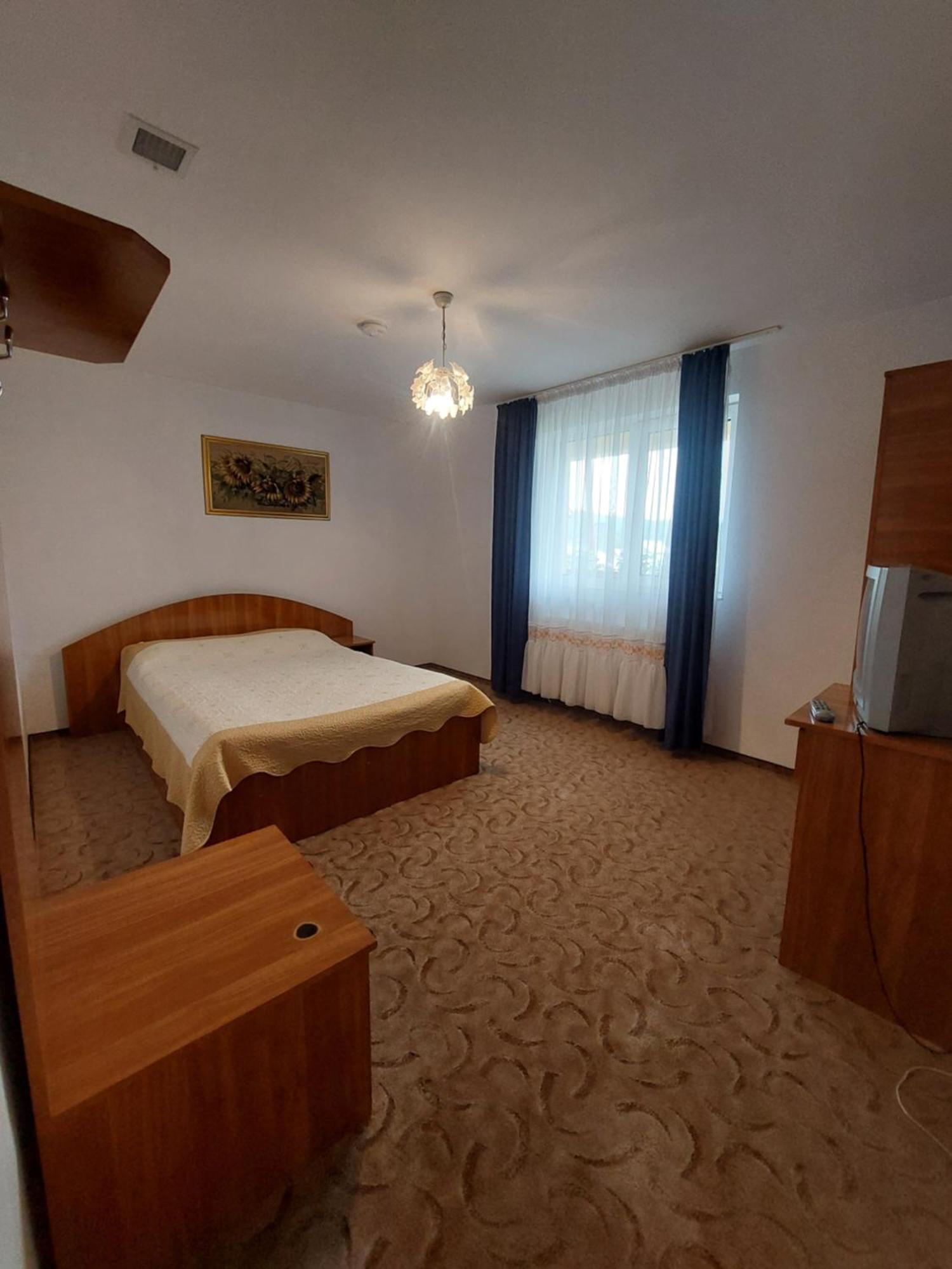 Steaua Nordului Hotell Targu Neamt Eksteriør bilde